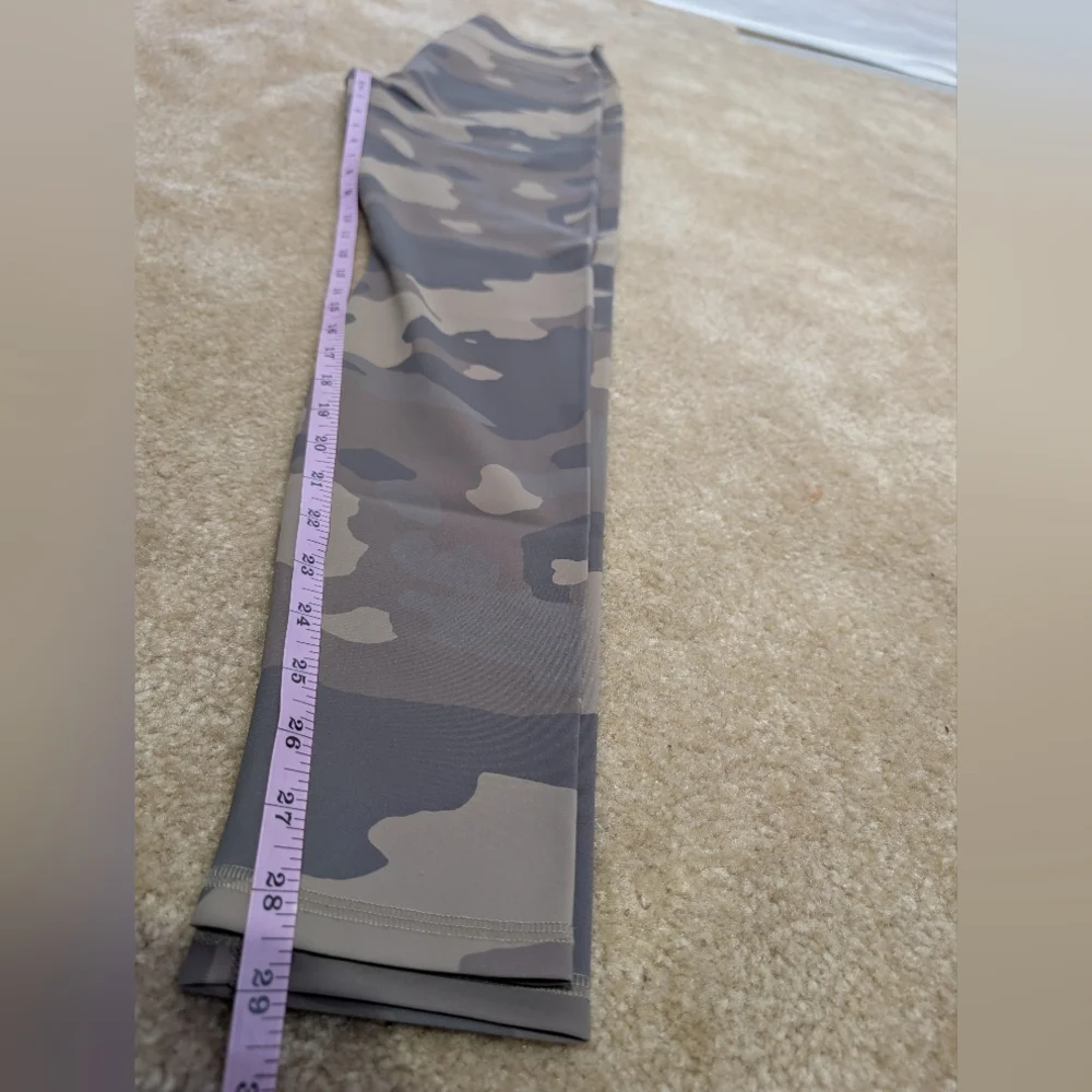 Alo Yoga Putty Camo High Rise Vapor Leggings - Size Large Full Length NWOT - Picture 8 of 9